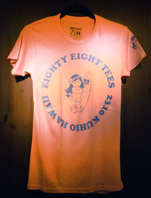 ピンク色でヤヤちゃんのデザインされたTシャツ